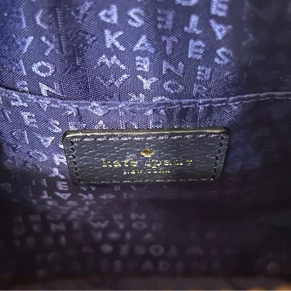 Adorable EUC Kate Spade New York Crossbody leather bag. Navy & creamy white. - Picture 6 of 6